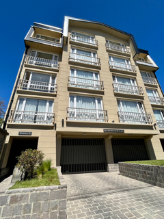 Alojamiento en el centro con vista parcial al lago y con cochera